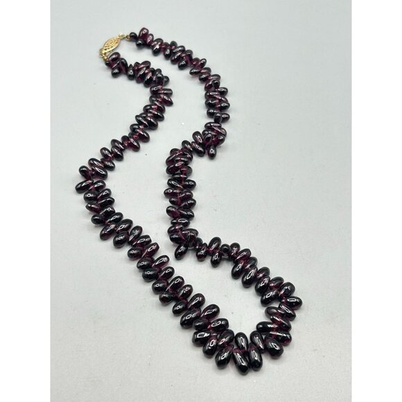 Vintage Deep Red Garnet Beaded Necklace with Gold Tone Clasp Long Necklace - Picture 2 of 6